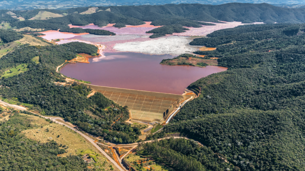 AngloGold vai investir R$ 1,6 bilhão para desativar barragens no Brasil