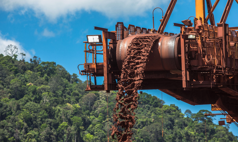 Minério de Ferro Dispara: Oportunidades no Horizonte